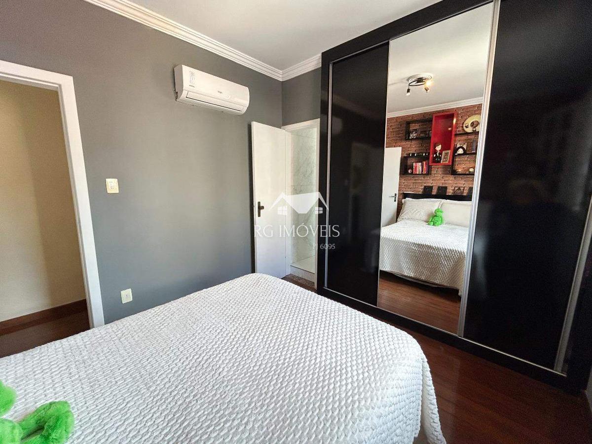 Casa, Santa Cruz Industrial, 4 Quartos, 4 Vagas, 2 Suítes