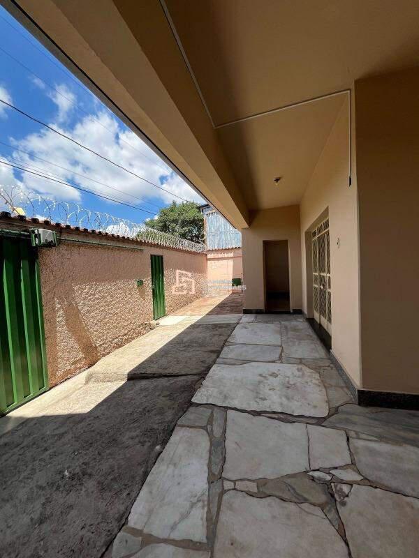 Casa, Conjunto Califórnia, 4 Quartos, 2 Vagas