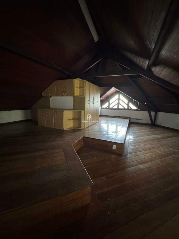 Casa, Castelo, 5 Quartos, 14 Vagas, 1 Suíte