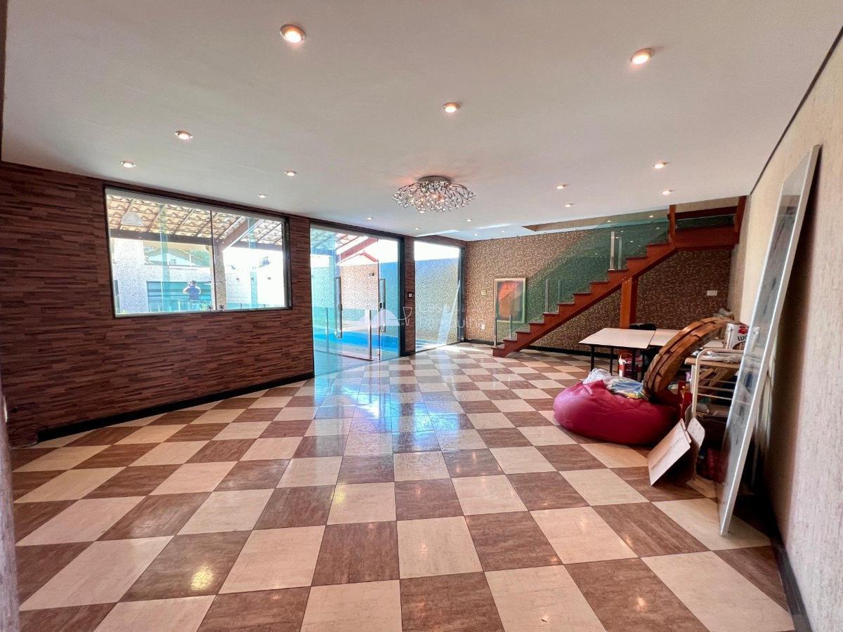 Casa, Trevo, 4 Quartos, 5 Vagas, 2 Suítes
