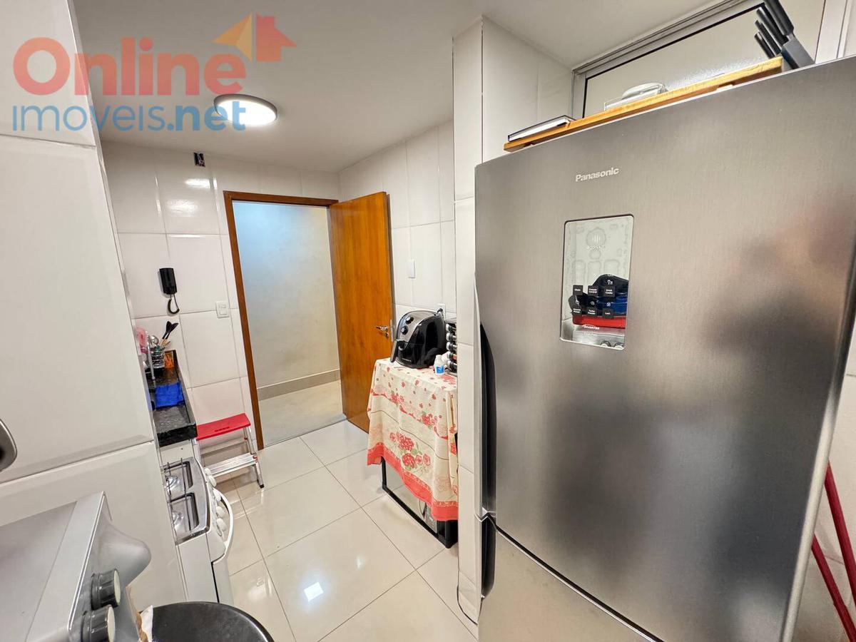 Apartamento, Castelo, 3 Quartos, 0 Vaga, 1 Suíte