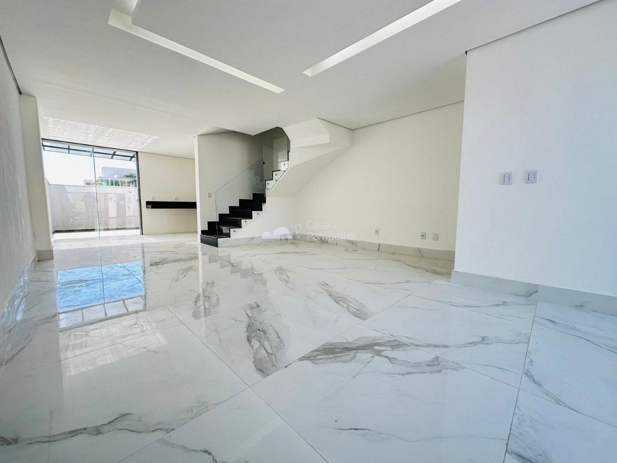 Casa, Santa Branca, 3 Quartos, 2 Vagas, 1 Suíte