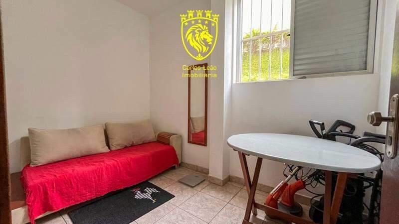 Casa, Buritis, 5 Quartos, 0 Vaga, 1 Suíte