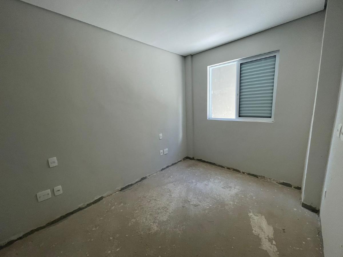 Apartamento, Sagrada Família, 3 Quartos, 2 Vagas, 1 Suíte