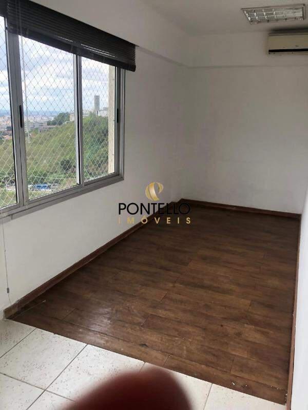 Sala, Estoril, 0 Quarto, 6 Vagas