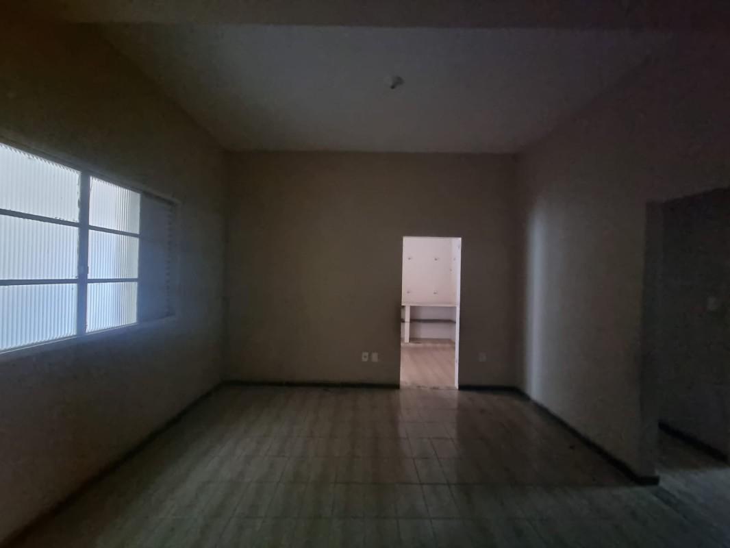 Casa, Santa Cruz Industrial, 4 Quartos, 10 Vagas, 1 Suíte