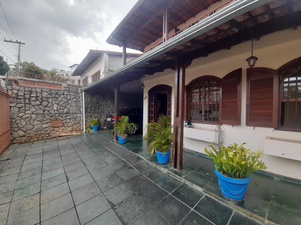 Casa, Santa Efigênia, 3 Quartos, 3 Vagas, 2 Suítes