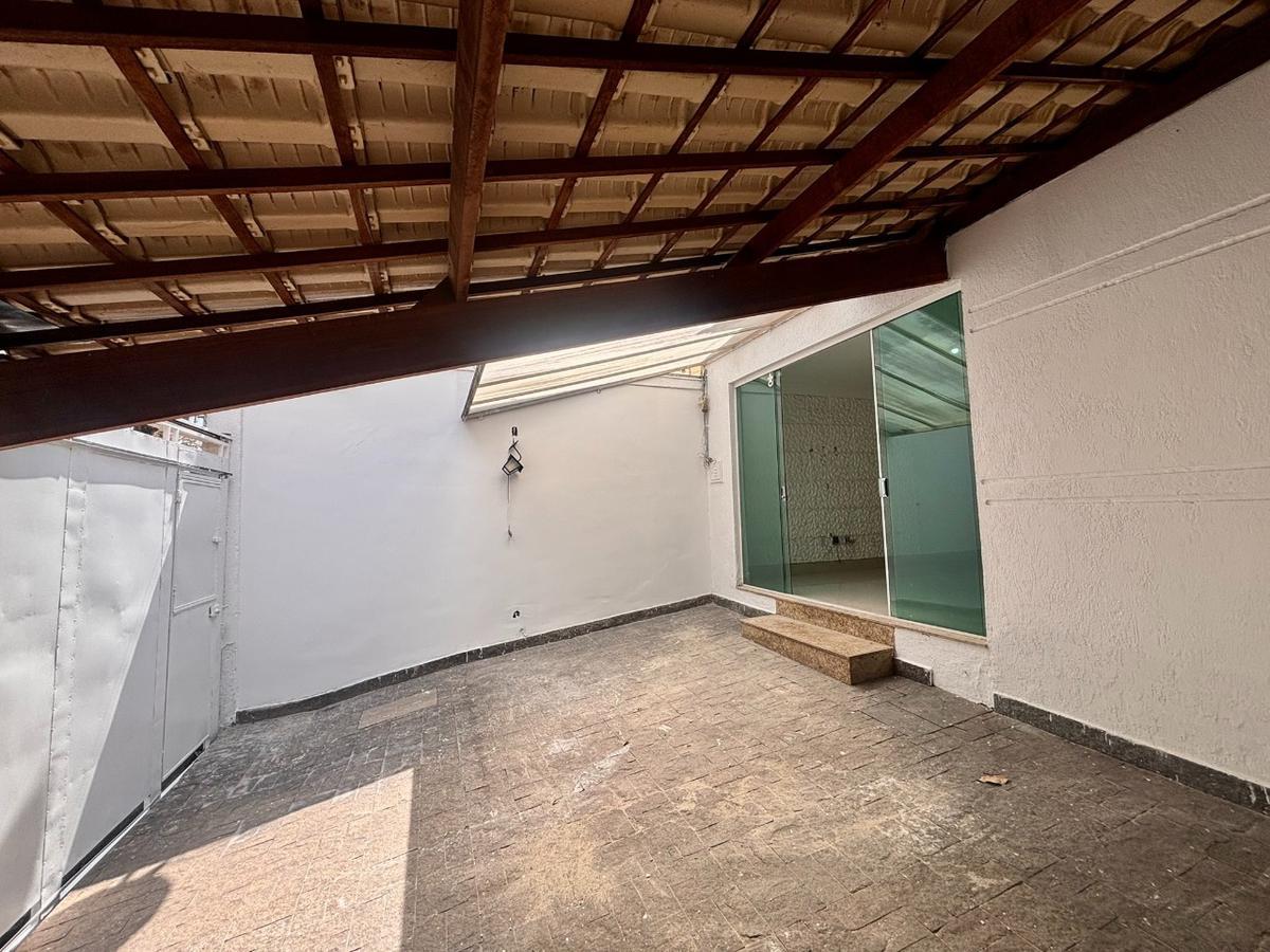 Casa, Castelo, 3 Quartos, 2 Vagas, 1 Suíte