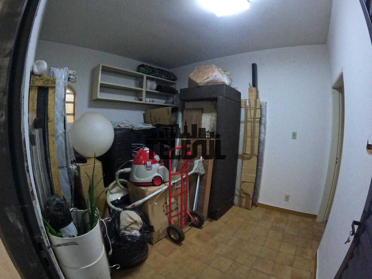 Casa, Centro, 2 Quartos, 3 Vagas, 1 Suíte