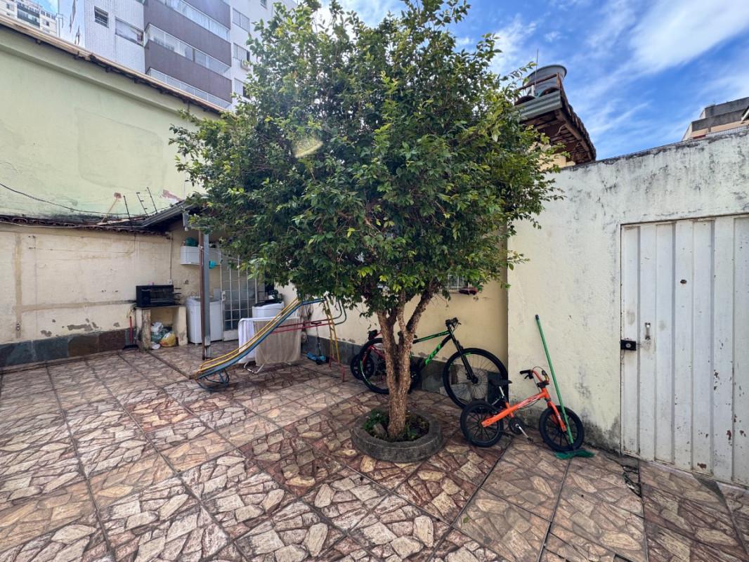 Casa, Colégio Batista, 6 Quartos, 3 Vagas, 1 Suíte