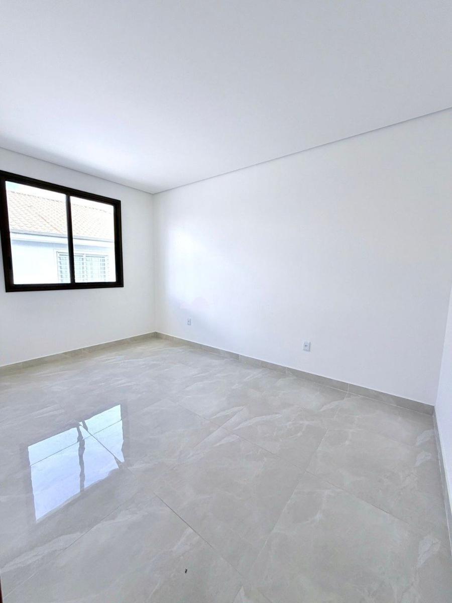 Casa, Trevo, 3 Quartos, 2 Vagas, 1 Suíte