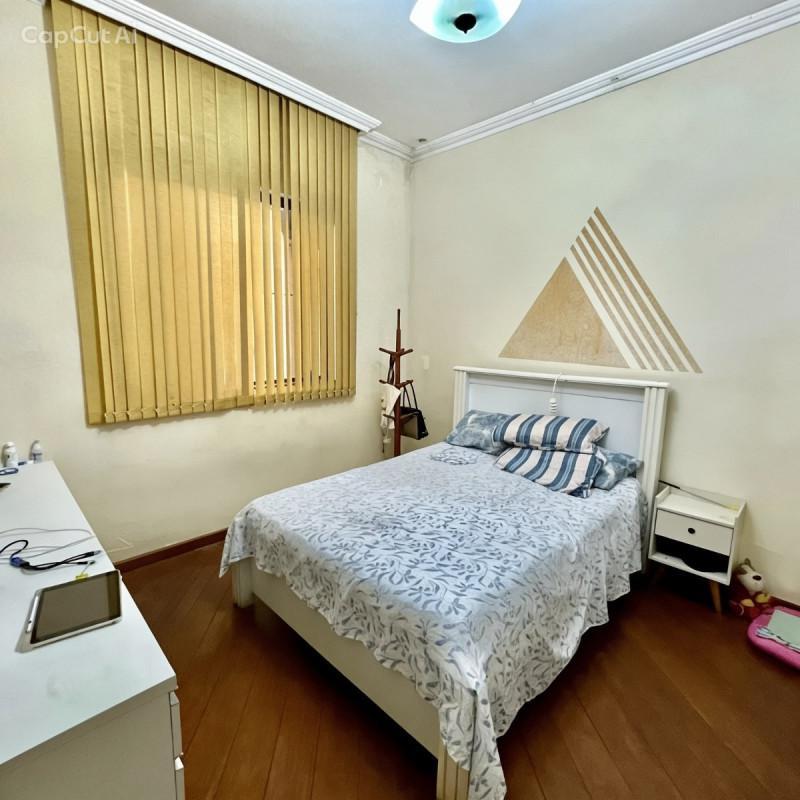 Casa, Castelo, 3 Quartos, 2 Vagas, 1 Suíte