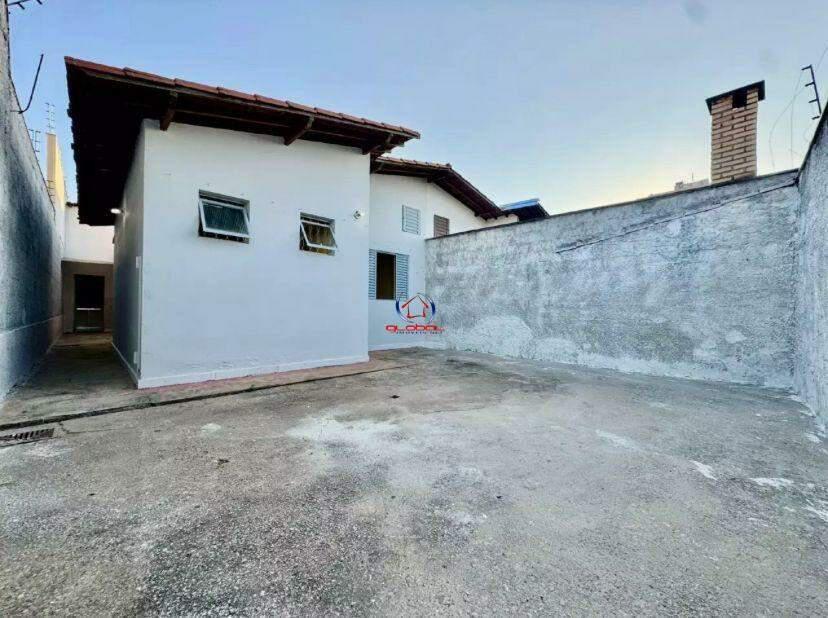 Casa, Castelo, 4 Quartos, 2 Vagas, 1 Suíte