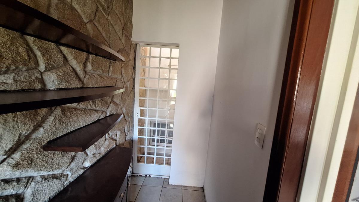 Casa, Centro, 3 Quartos, 2 Vagas, 1 Suíte