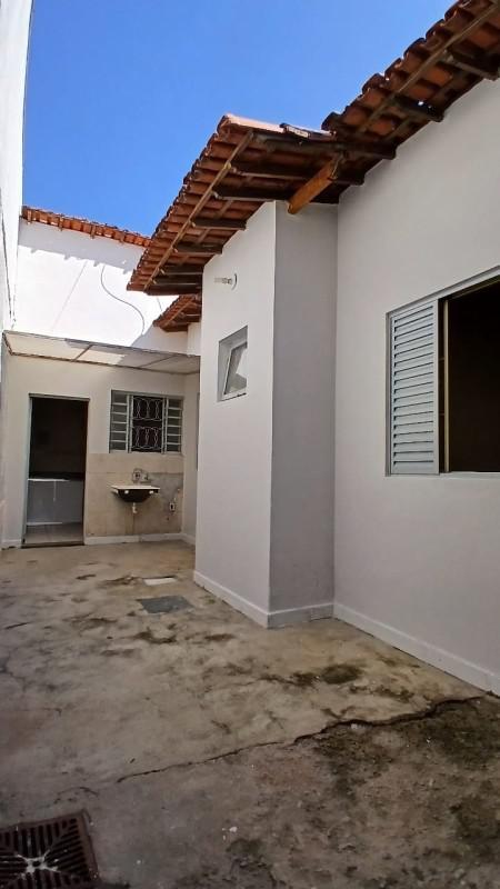 Casa, Castelo, 4 Quartos, 2 Vagas, 1 Suíte