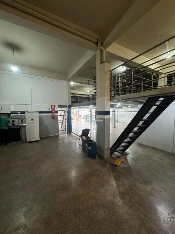 Prédio, Barreiro, 6 Vagas