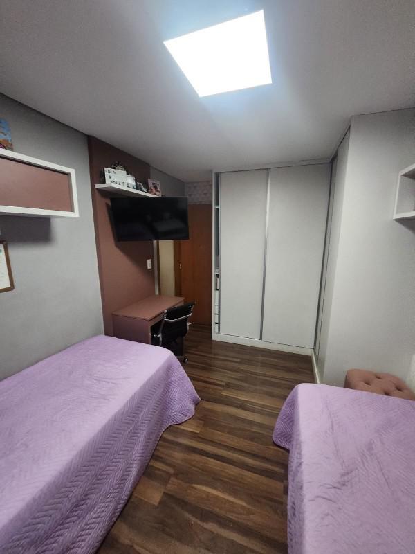 Casa, Cabral, 3 Quartos, 4 Vagas, 1 Suíte