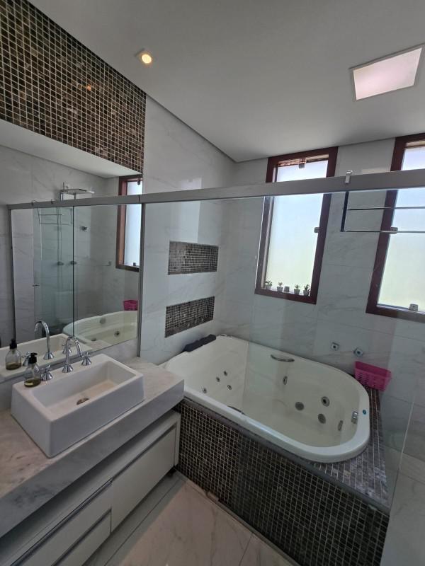 Casa, Serrano, 3 Quartos, 4 Vagas, 1 Suíte