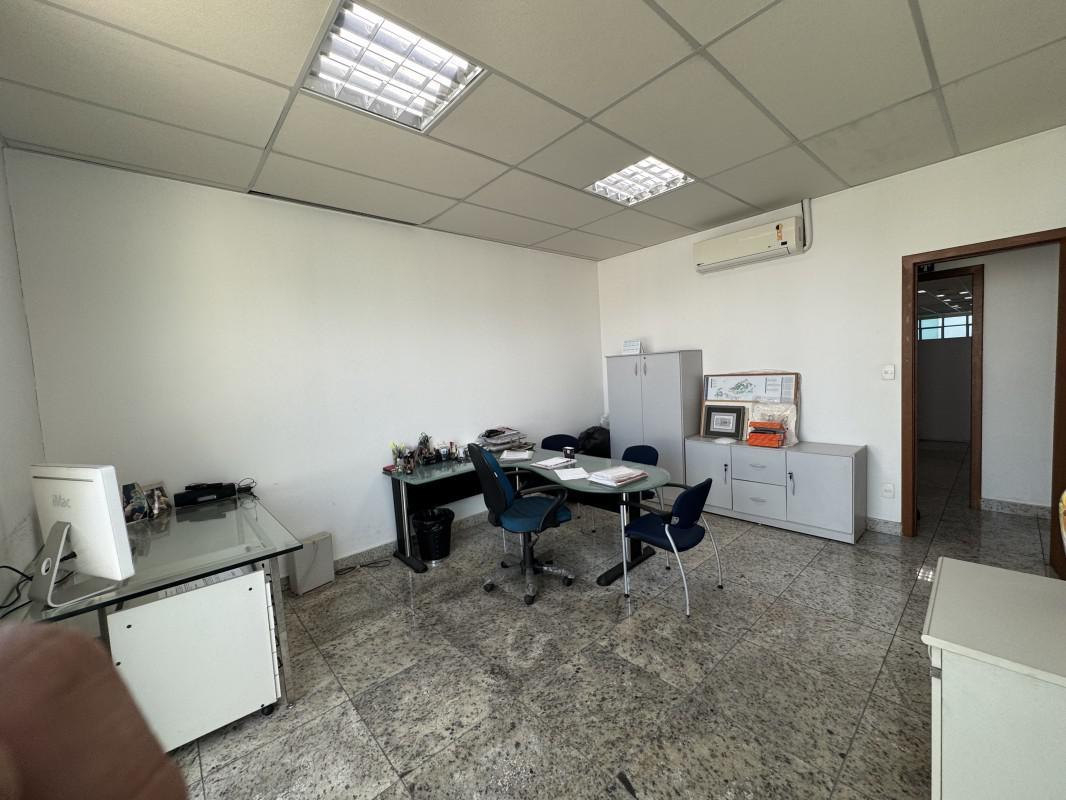 Andar, Centro, 0 Quarto, 5 Vagas