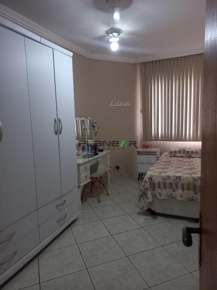 Casa, Santa Cruz Industrial, 3 Quartos, 2 Vagas, 1 Suíte