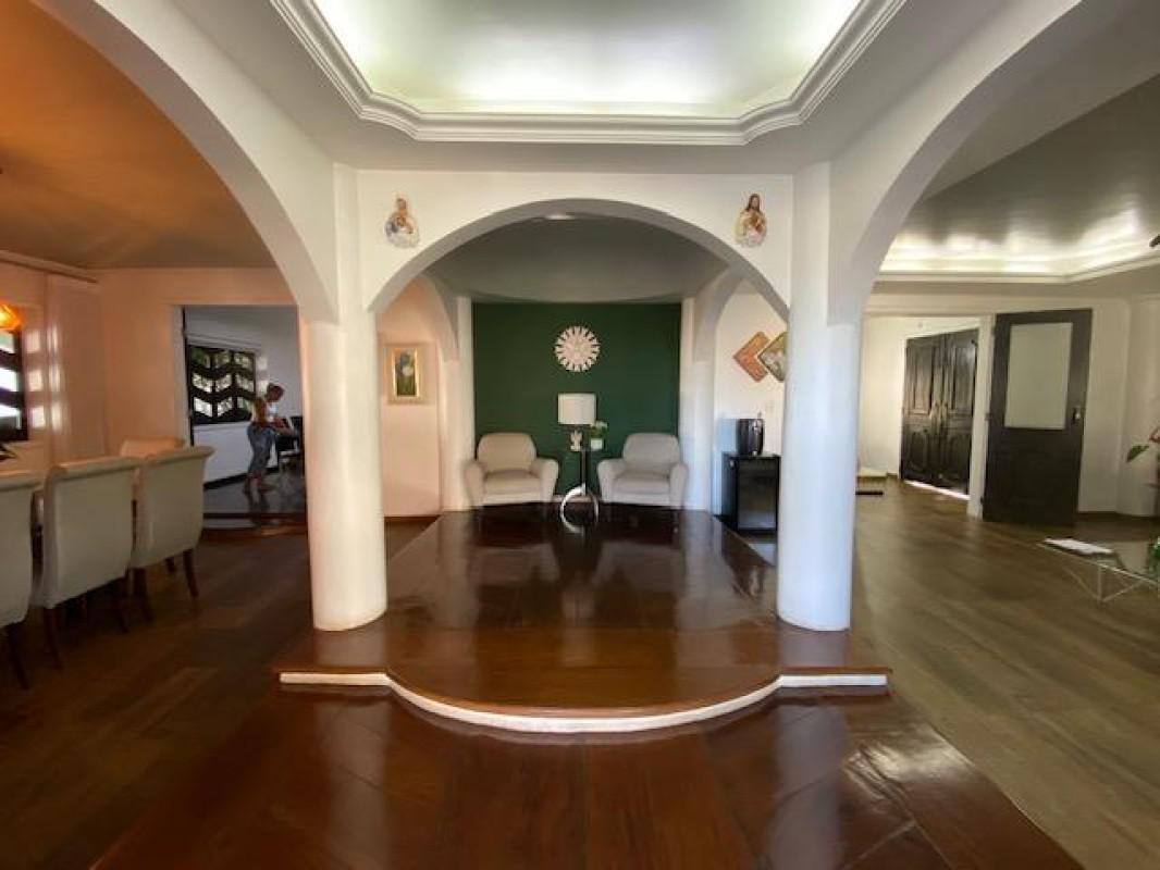 Casa, Santa Amélia, 5 Quartos, 4 Vagas, 3 Suítes