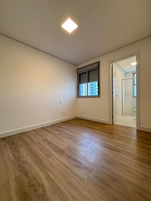 Apartamento, Sagrada Família, 3 Quartos, 2 Vagas, 1 Suíte