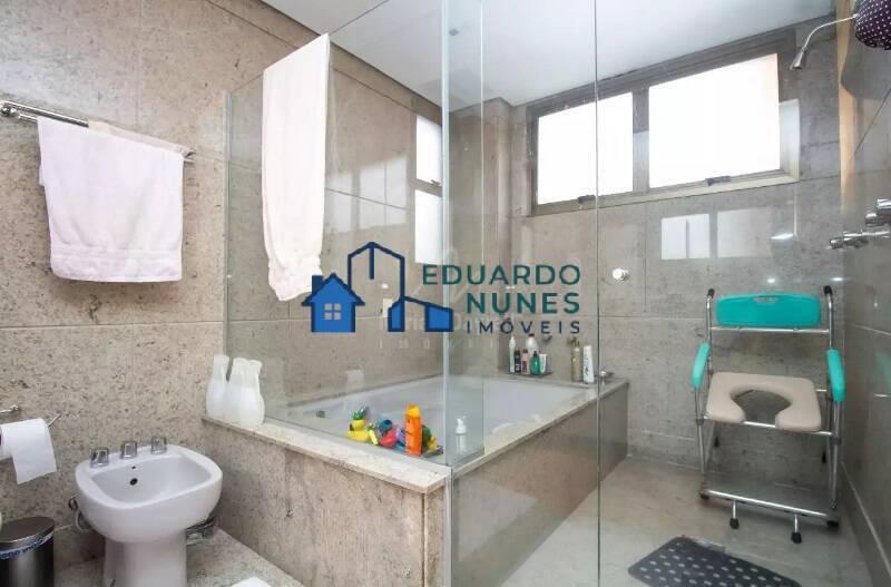 Apartamento, Funcionários, 4 Quartos, 5 Vagas, 2 Suítes