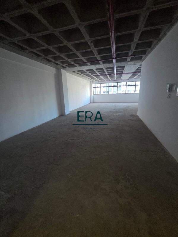 Sala, Centro, 0 Quarto, 1 Vaga