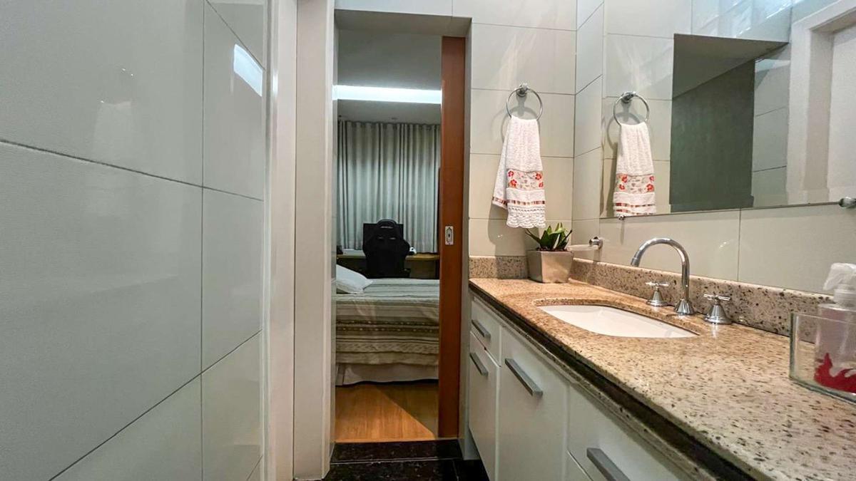 Casa, Paquetá, 4 Quartos, 5 Vagas, 2 Suítes