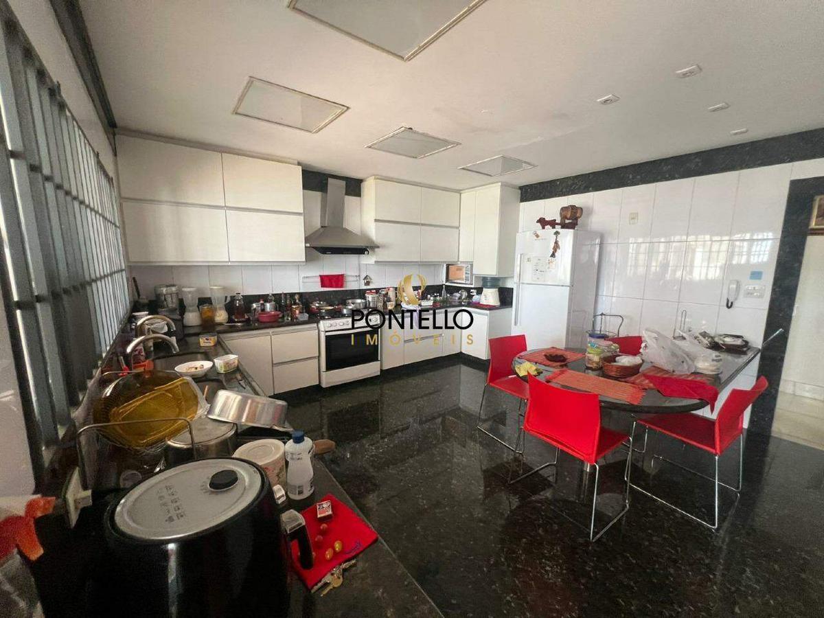 Cobertura, Centro, 4 Quartos, 10 Vagas, 2 Suítes