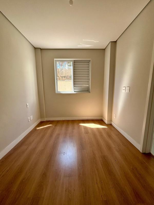 Apartamento, Sagrada Família, 3 Quartos, 2 Vagas, 1 Suíte