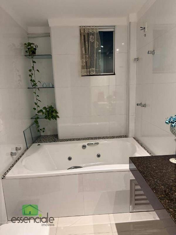 Casa, Europa, 3 Quartos, 3 Vagas, 1 Suíte