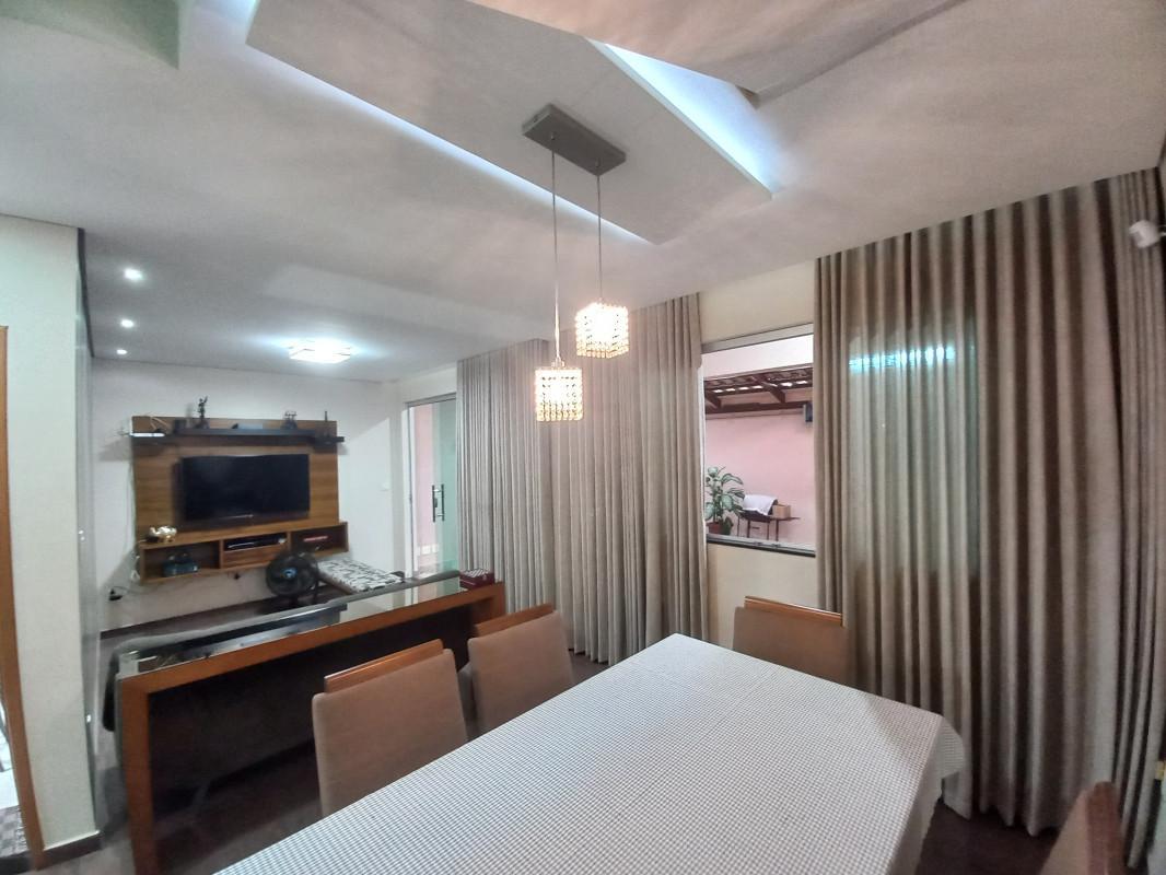Casa, Industrial São Luiz, 3 Quartos, 2 Vagas, 1 Suíte