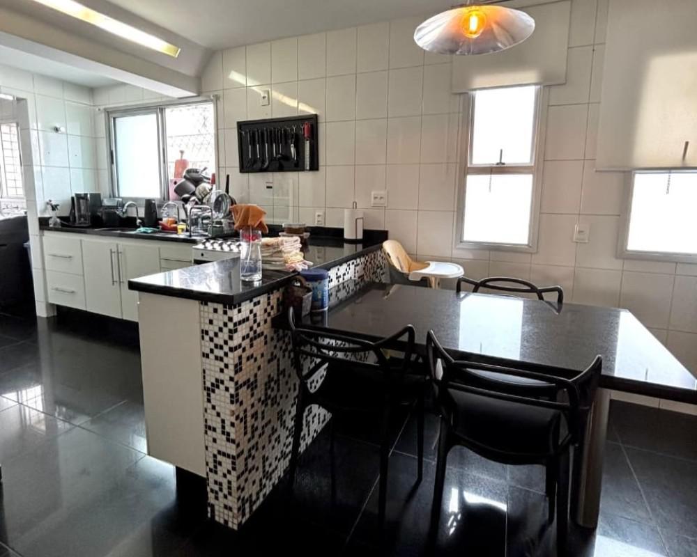 Cobertura, Funcionários, 4 Quartos, 4 Vagas, 4 Suítes