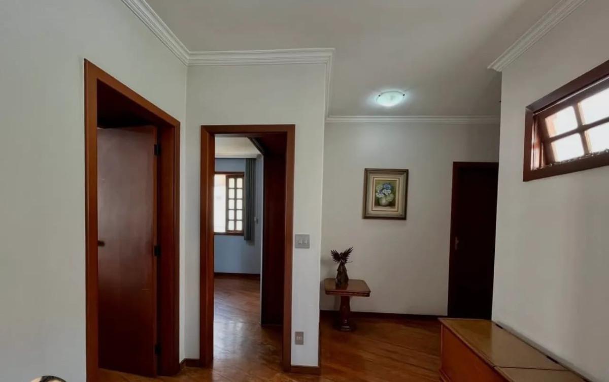 Casa, Nova Esperança, 4 Quartos, 4 Vagas, 1 Suíte