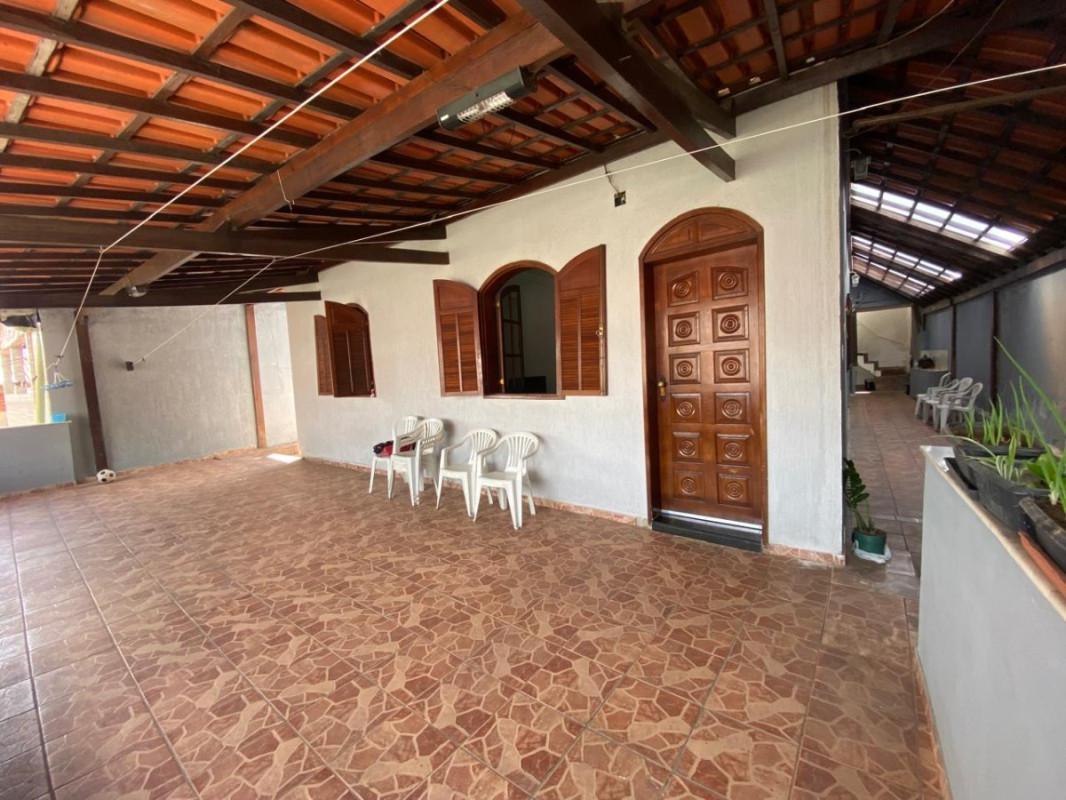Casa, Estrela do Oriente, 3 Quartos, 2 Vagas, 1 Suíte