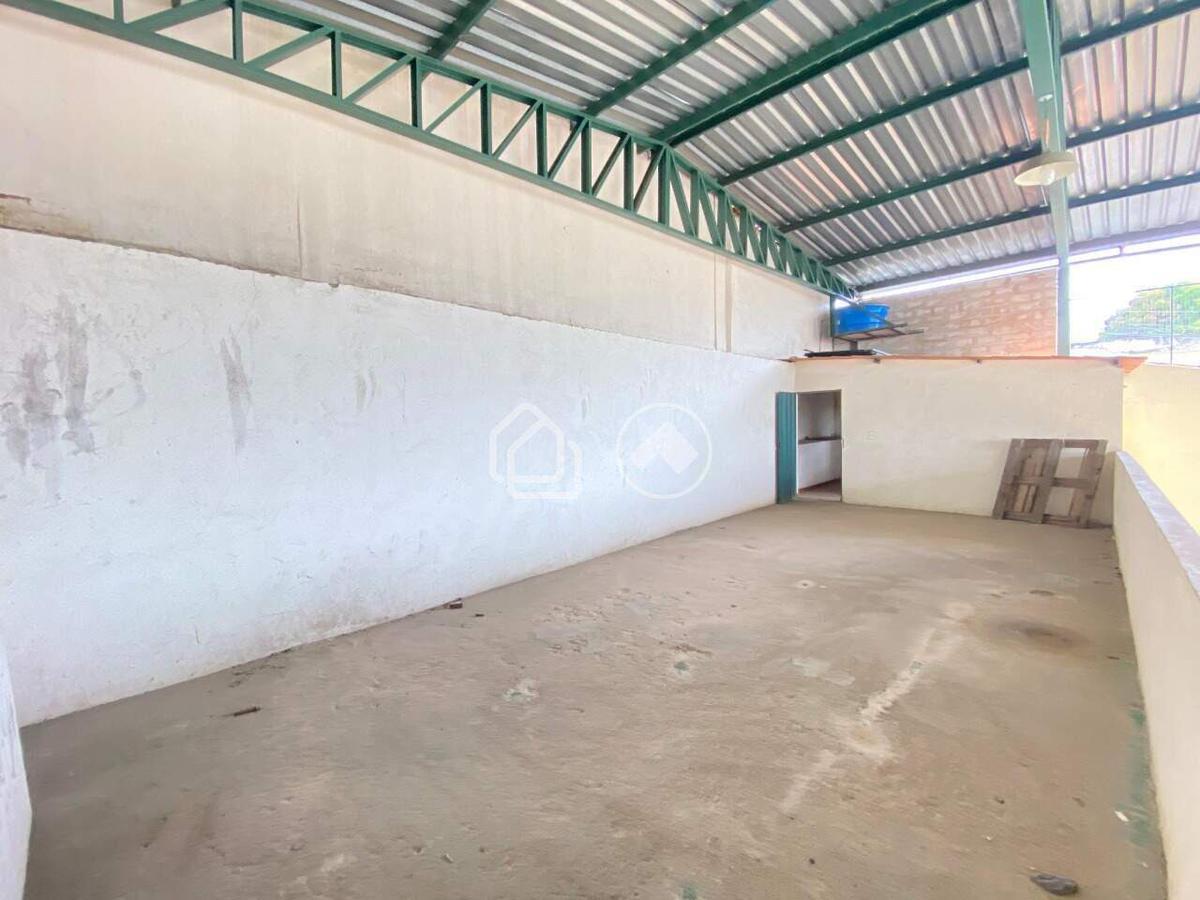 Galpão, Padre Eustáquio