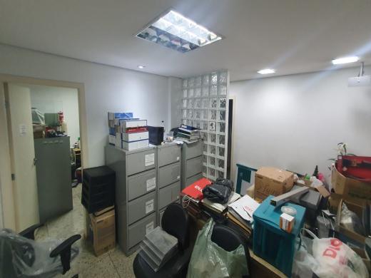 Sala, Centro