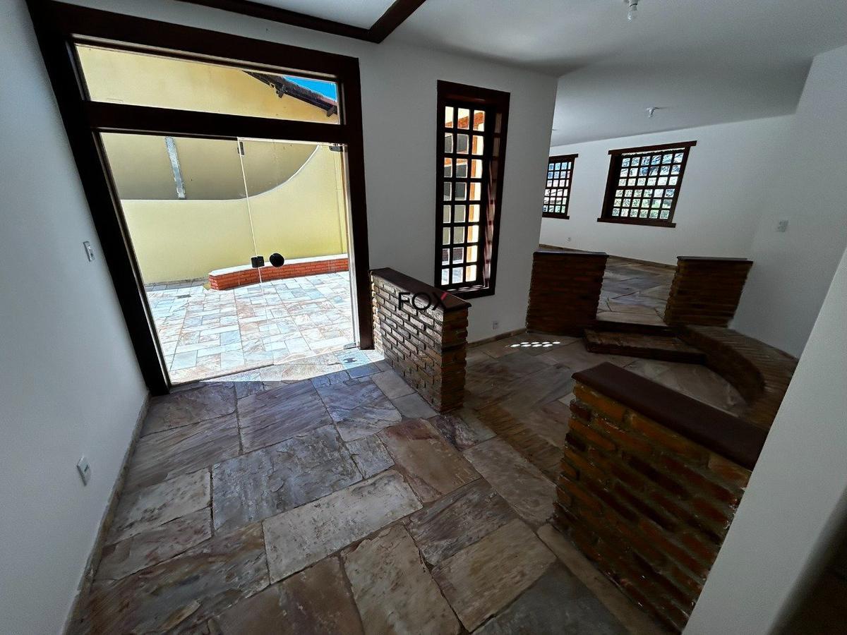 Casa, Santa Lúcia, 4 Quartos, 6 Vagas, 2 Suítes