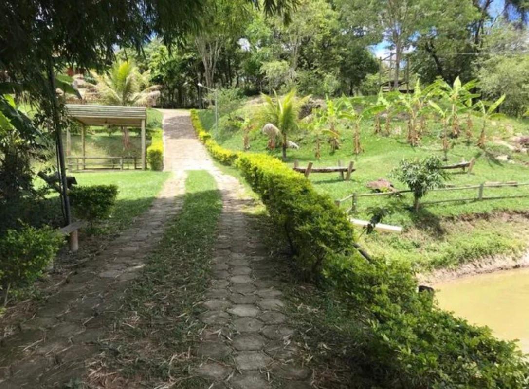 Fazenda, Ravena, 4 Quartos, 0 Vaga, 2 Suítes