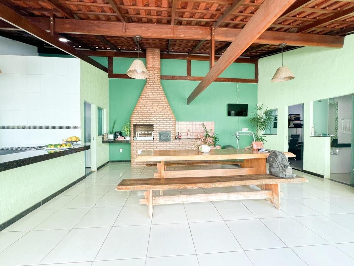 Casa, Arvoredo, 3 Quartos, 8 Vagas, 2 Suítes