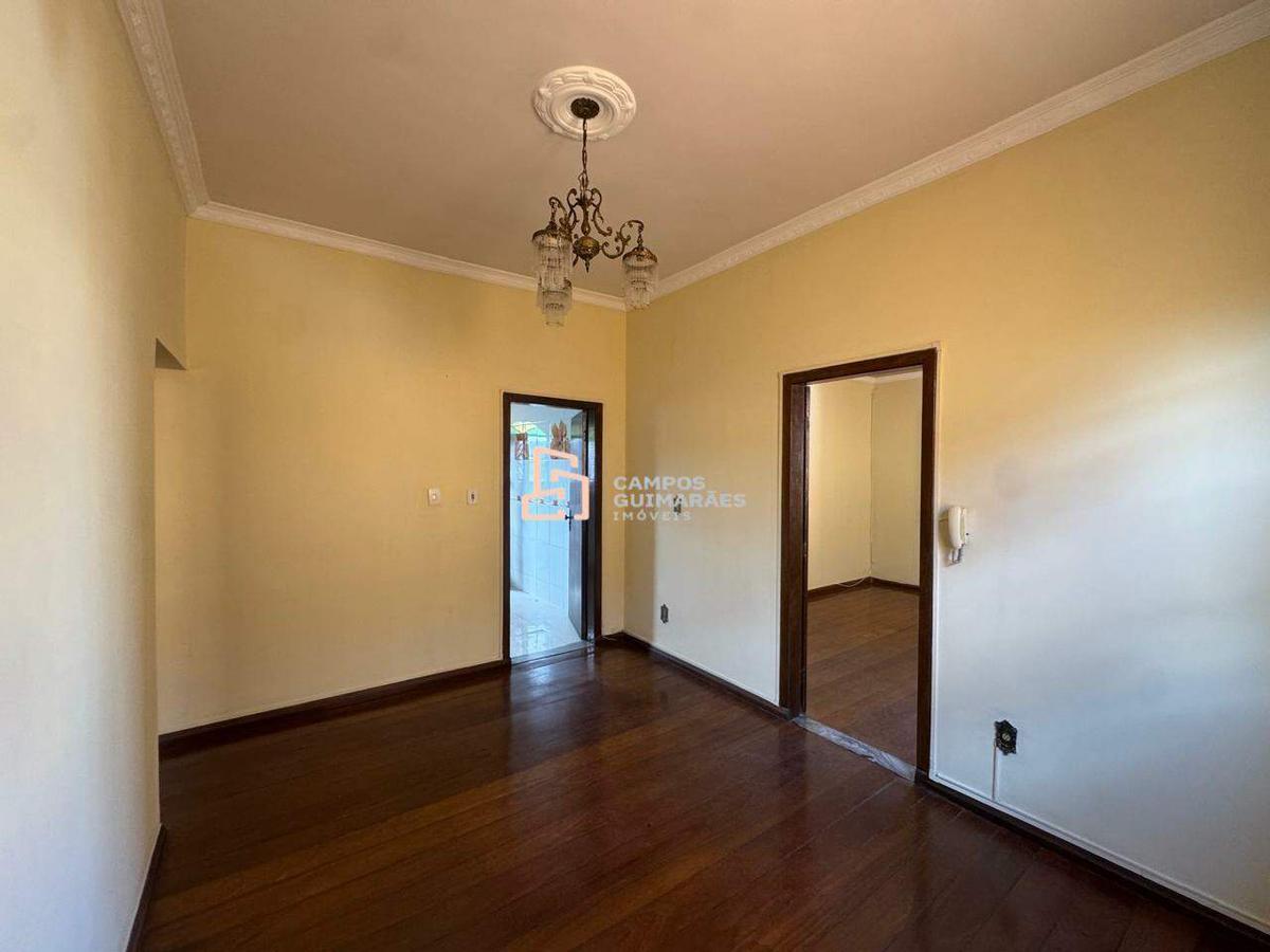 Casa, Industrial, 4 Quartos, 1 Vaga, 2 Suítes