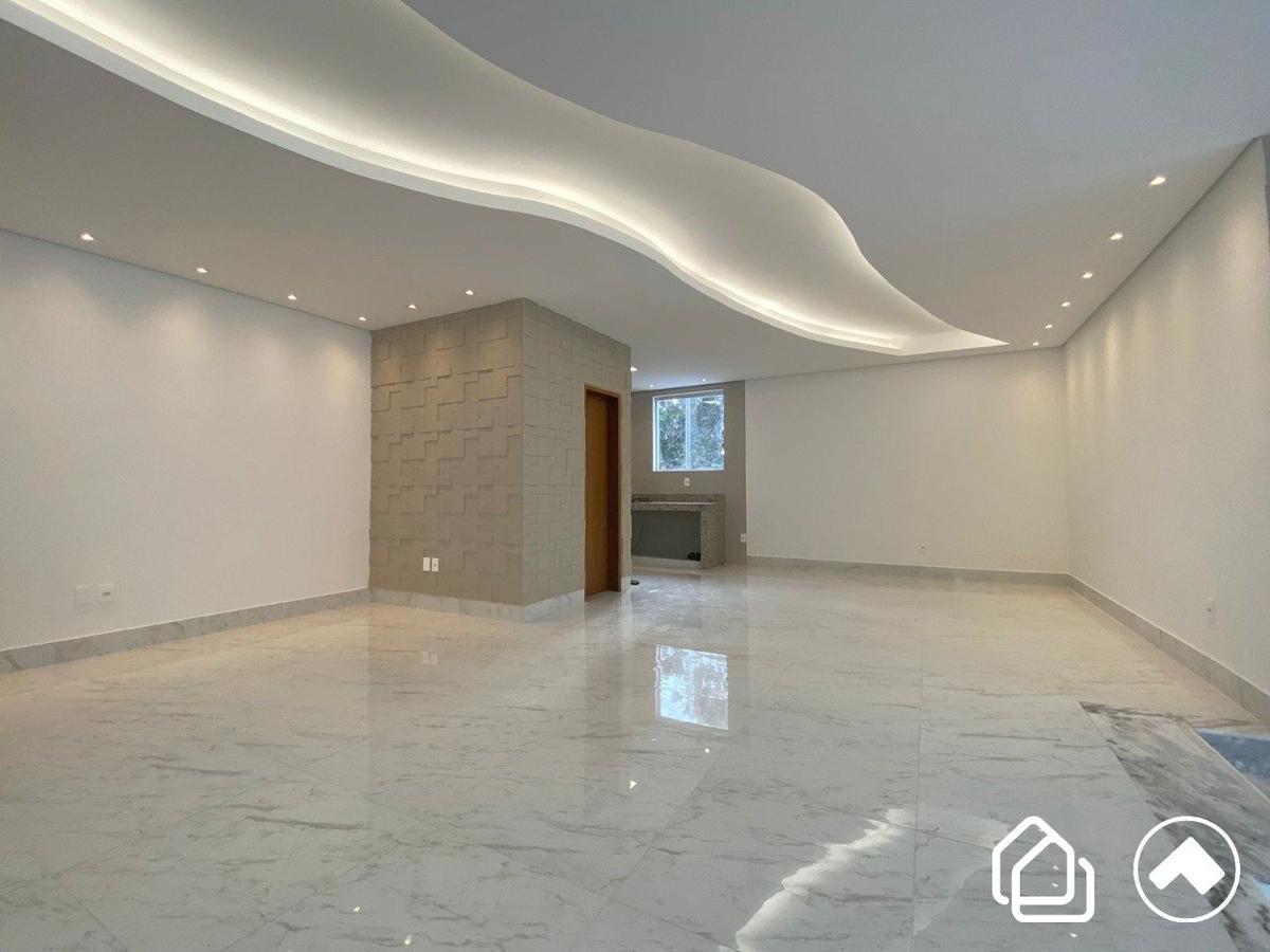 Casa, Estoril, 3 Quartos, 4 Vagas, 1 Suíte