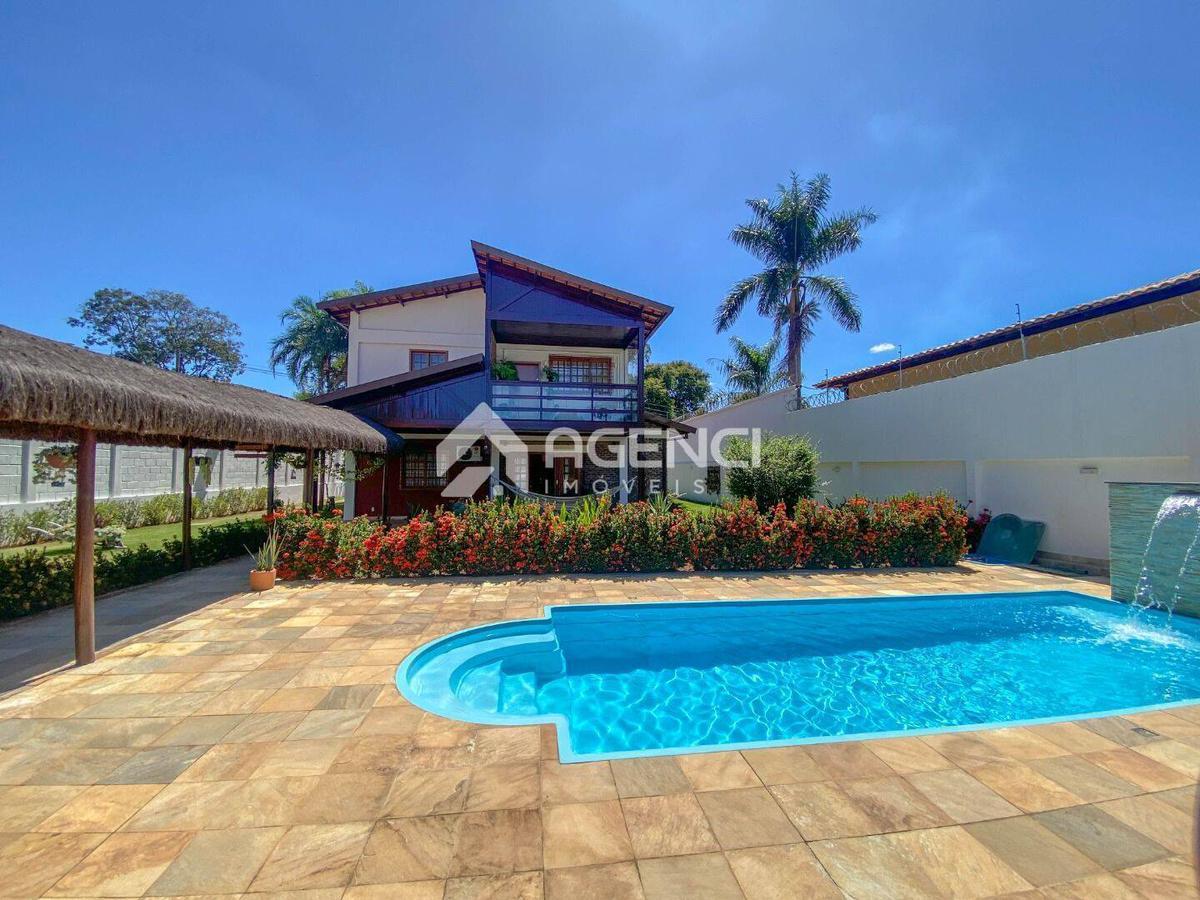 Casa, Trevo, 4 Quartos, 0 Vaga, 1 Suíte