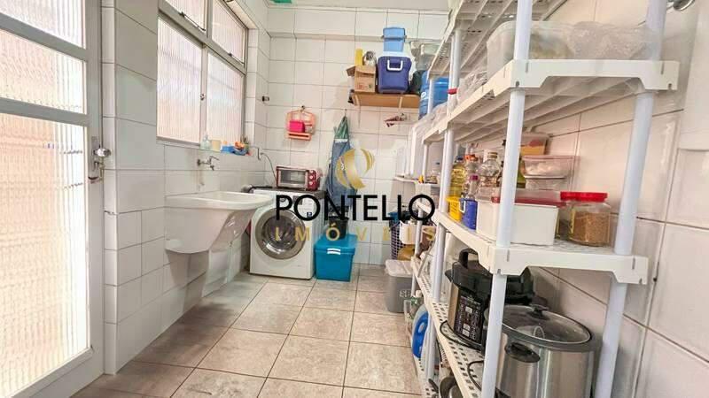 Casa, Buritis, 5 Quartos, 0 Vaga, 1 Suíte