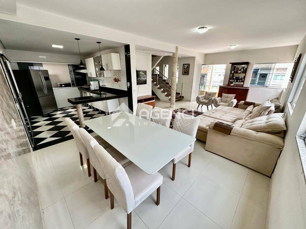 Casa, Cabral, 4 Quartos, 0 Vaga, 1 Suíte