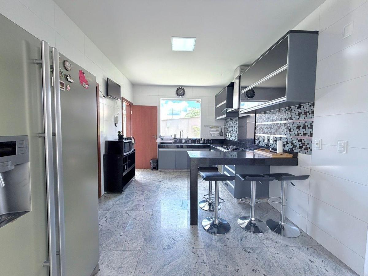 Casa, Trevo, 5 Quartos, 6 Vagas, 2 Suítes