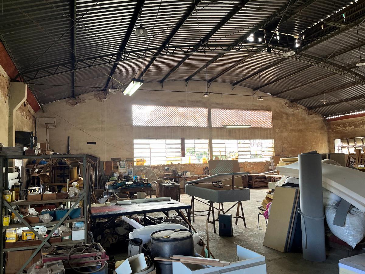 Galpão, São Francisco, 1 Quarto, 6 Vagas