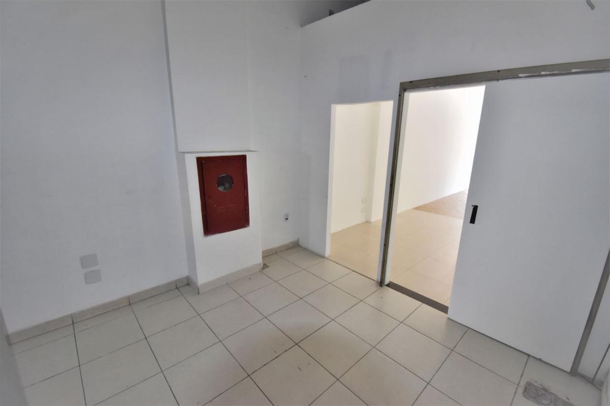 Andar, São José, 0 Quarto, 1 Vaga