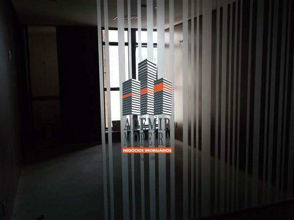 Andar, Funcionários, 4 Vagas